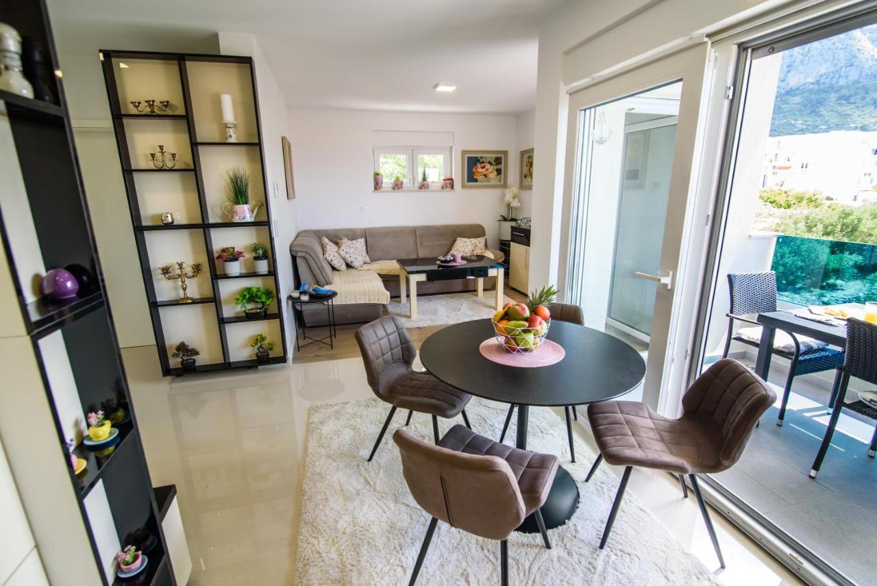 Lorena Luxury * Makarska